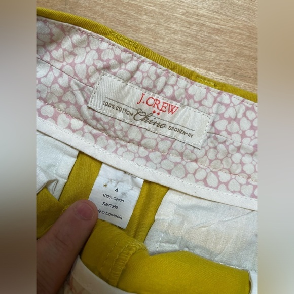J. Crew Women’s Cotton Chino Broken-In Shorts 3” Inseam Mustard/Yellow Size 4 - Picture 3 of 9